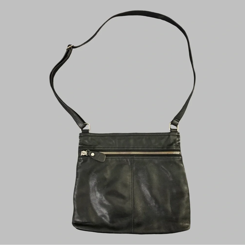 MARGOT Black Leather Zipper Crossbody